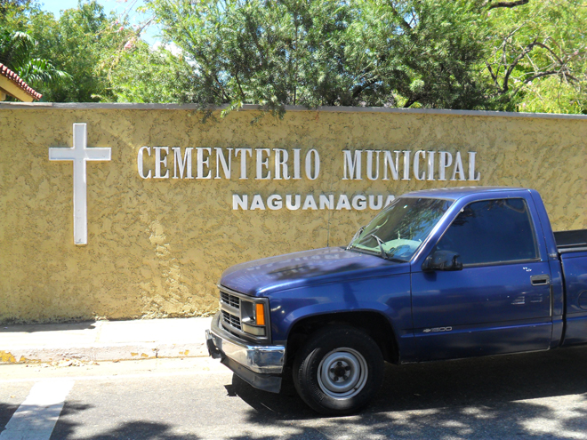 Вход на кладбище Нагуанагуа в Валенсии