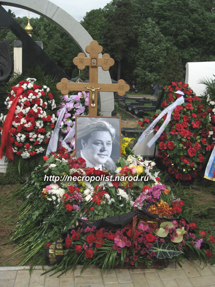 Могила В.М. Невинного, сразу после похорон,   фото Двамала, 3.6.09.